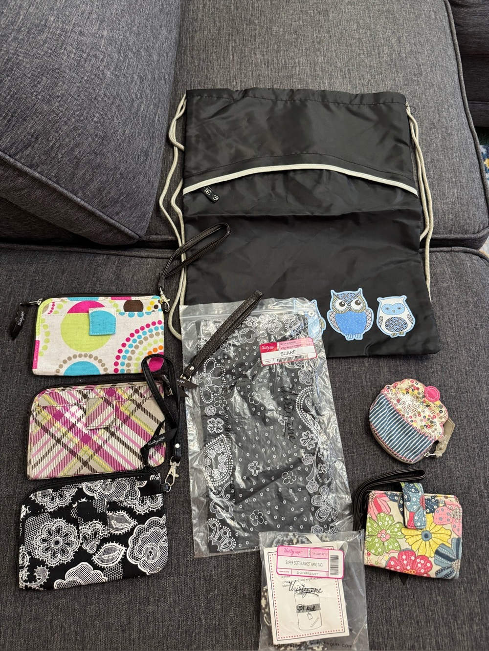 Thirty one bundle of 8